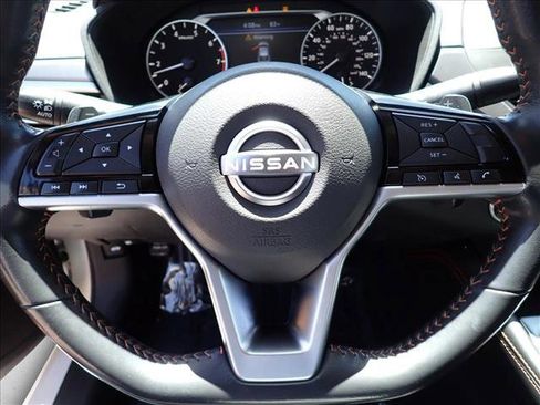 Used 2023 Nissan Altima 2.5 SR FWD image 14
