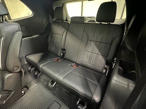 Certified 2025 Buick Enclave Avenir image 16