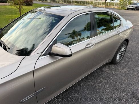 Used 2011 BMW 750i RWD image 30