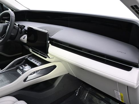 New 2026 Lincoln Nautilus Reserve image 15