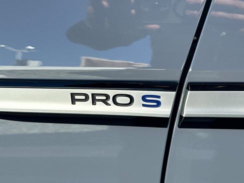 Certified 2022 Volkswagen ID.4 Pro S image 29