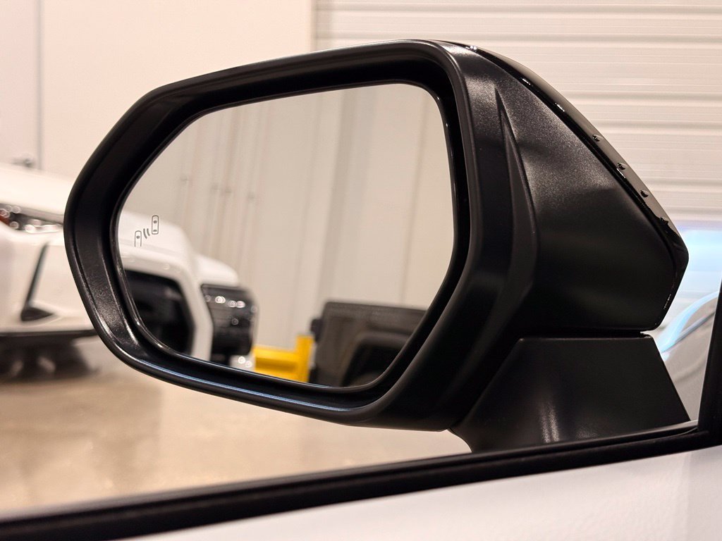 Used 2027 Toyota Corolla SE FWD image 12