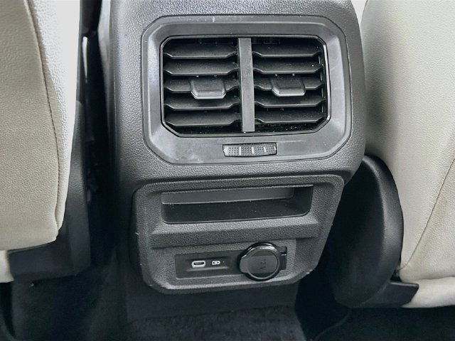 Used 2021 Volkswagen Tiguan SEL FWD image 12