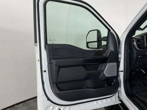 New 2026 Ford F350 Platinum w/ FX4 Off-Road Package AWD/4WD image 16