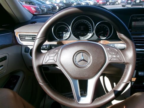 Used 2014 Mercedes-Benz E 350 Sedan image 17