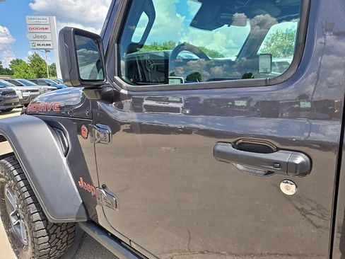 Used 2026 Jeep Gladiator Mojave AWD/4WD image 34