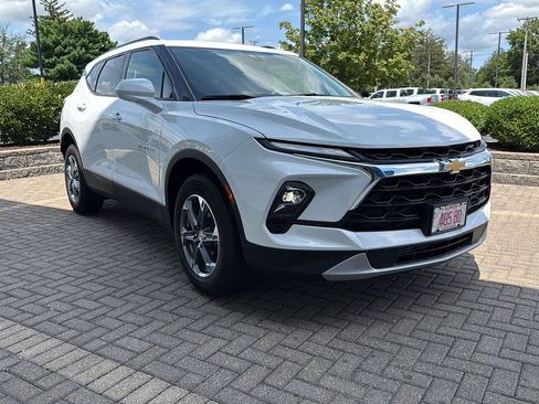 Used 2024 Chevrolet Blazer LT w/ Convenience Package FWD image 7