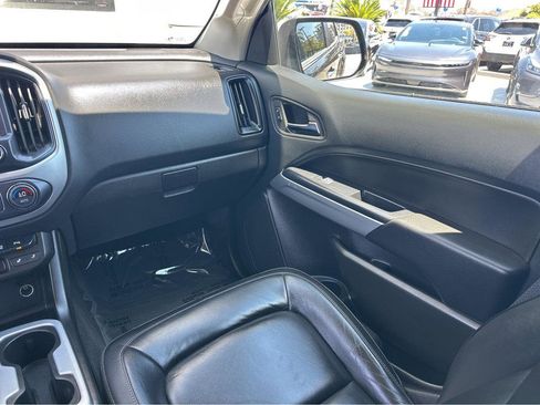 Used 2022 Chevrolet Colorado LT w/ Luxury Package AWD/4WD image 18