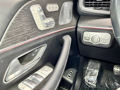 Used 2021 Mercedes-Benz GLS 580 4MATIC image 23