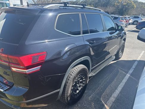 Used 2019 Volkswagen Atlas SEL R-Line image 4