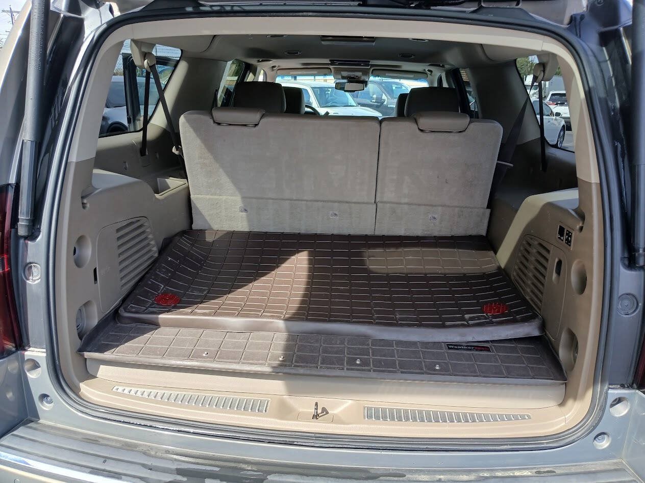 Used 2017 Chevrolet Suburban Premier AWD/4WD image 10
