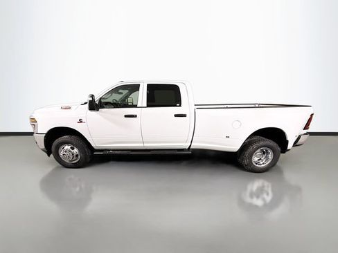 New 2026 RAM 3500 Tradesman AWD/4WD image 4