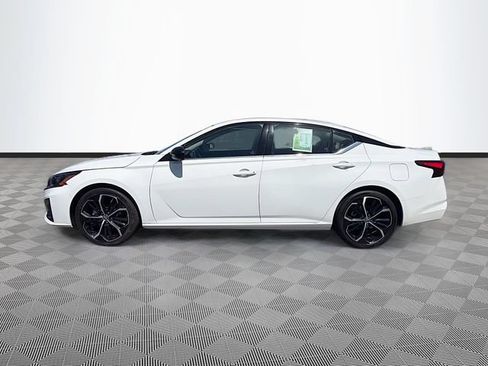 Used 2024 Nissan Altima 2.5 SR FWD image 4