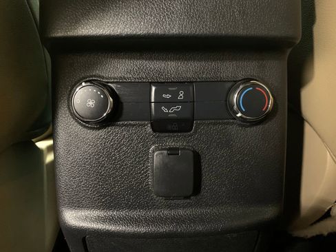 Used 2017 Ford Explorer XLT w/ Equipment Group 202A image 19