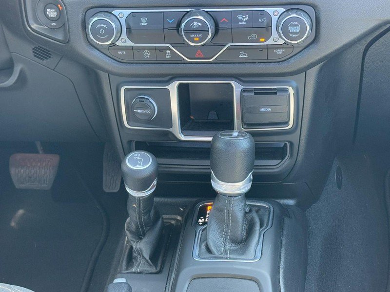Used 2024 Jeep Gladiator Sport AWD/4WD image 14