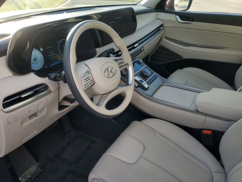 Used 2024 Hyundai Palisade Calligraphy image 17