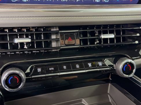 New 2026 Chevrolet Tahoe Premier w/ Sun And Tow Package AWD/4WD image 16