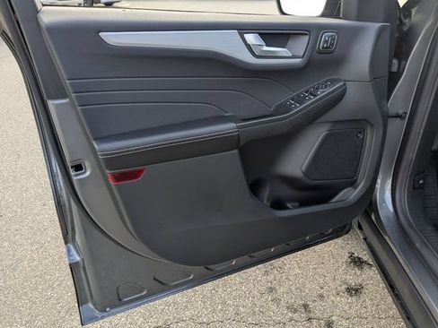 Used 2025 Ford Escape SE w/ PHEV Premium Package FWD image 9