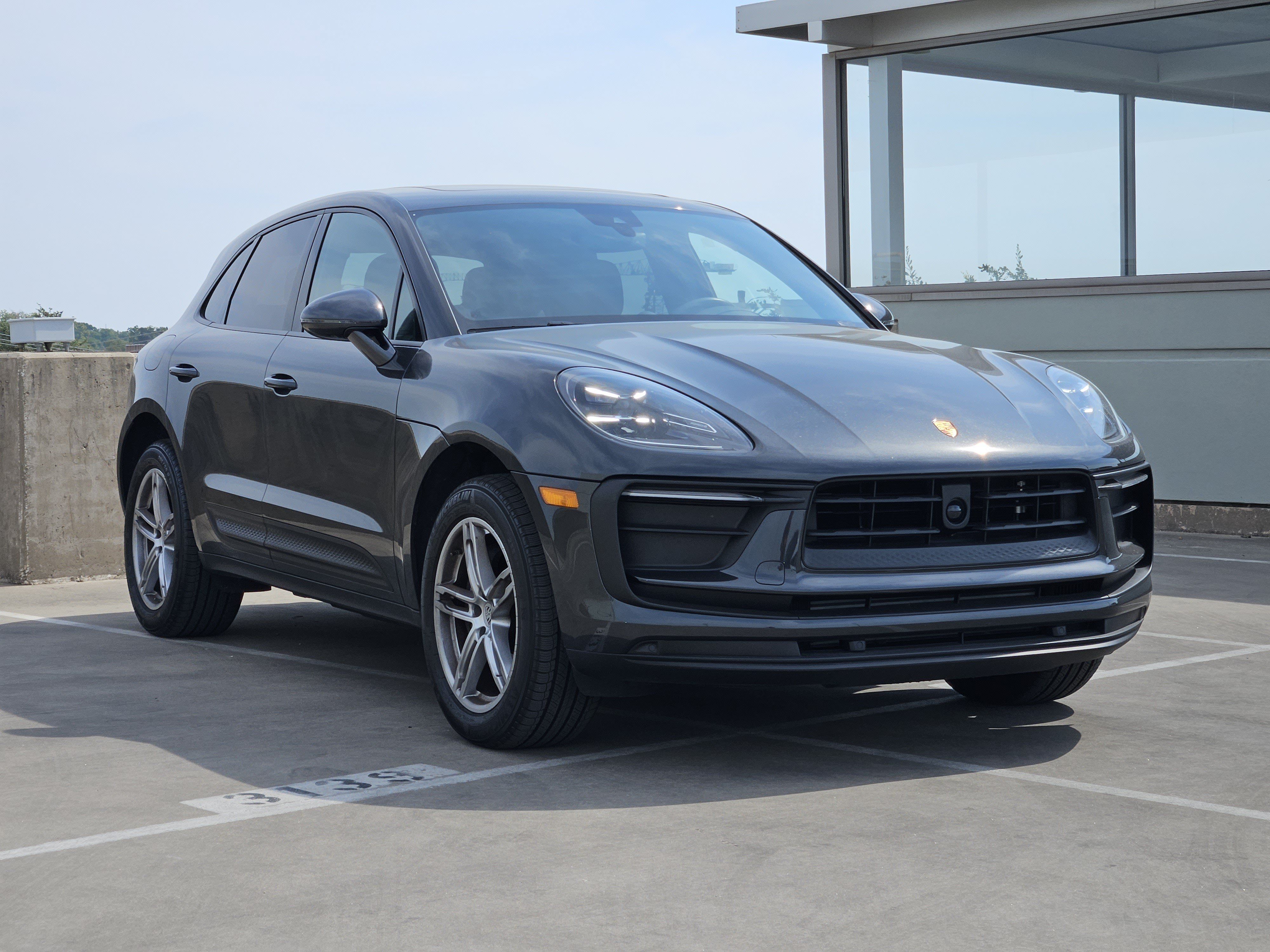 Certified 2026 Porsche Macan AWD/4WD image 10