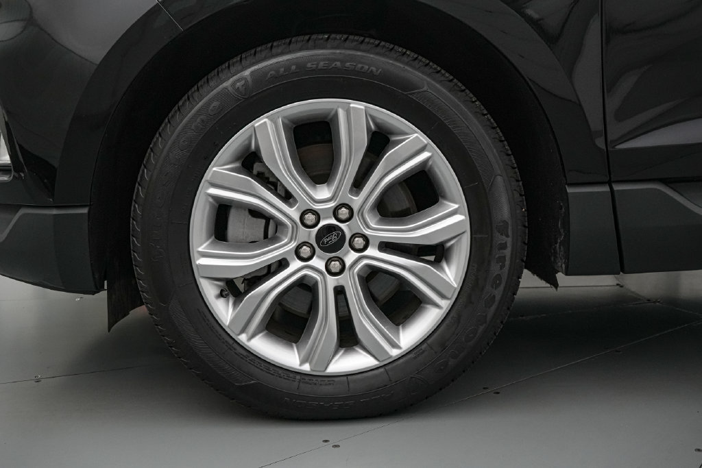Certified 2023 Ford Edge Titanium AWD/4WD image 10