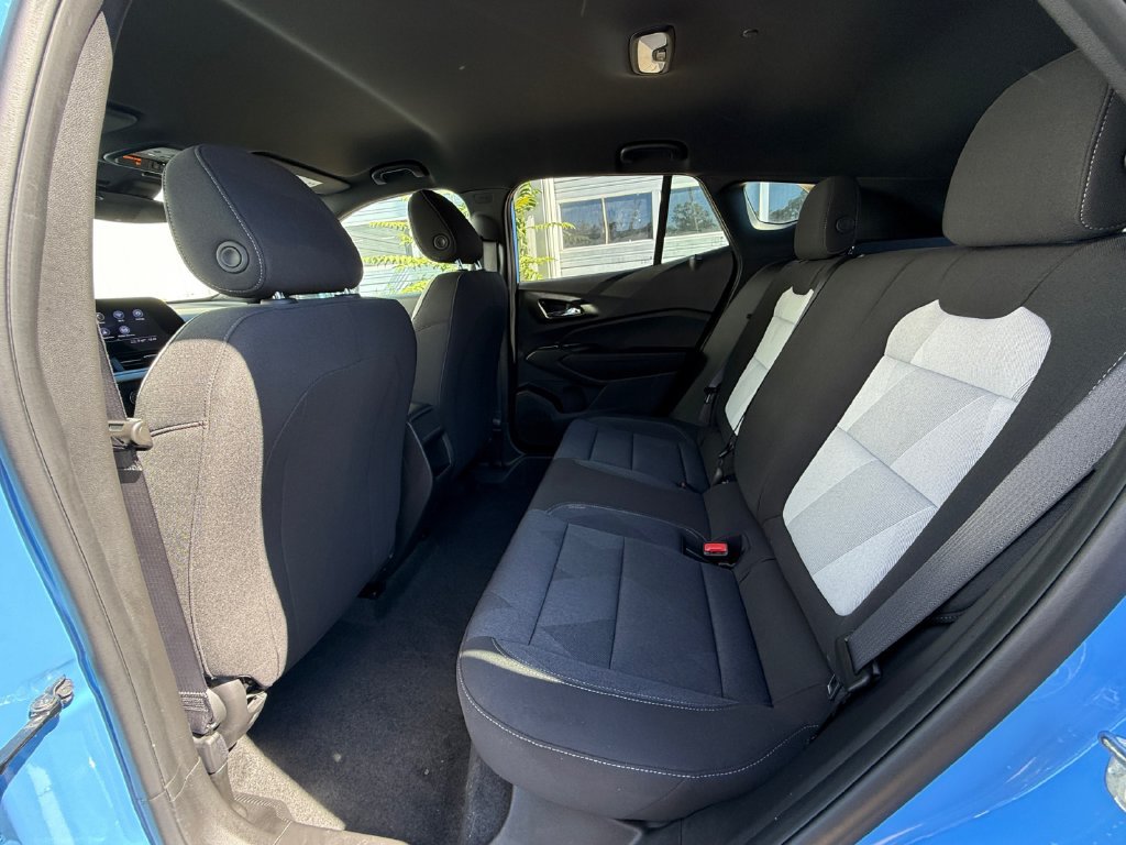 Used 2024 Chevrolet Trax RS FWD image 21