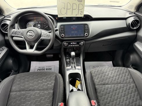 Used 2022 Nissan Kicks SV image 15