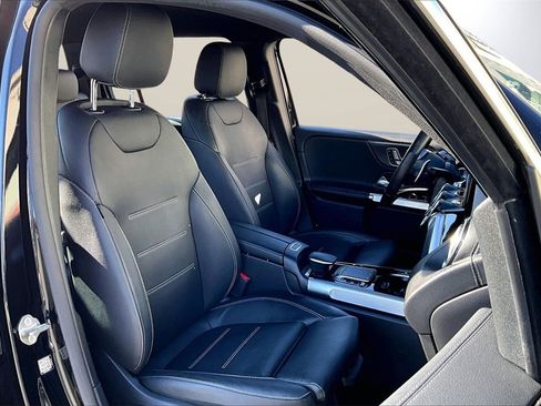 Used 2022 Mercedes-Benz GLB 35 AMG 4MATIC image 21