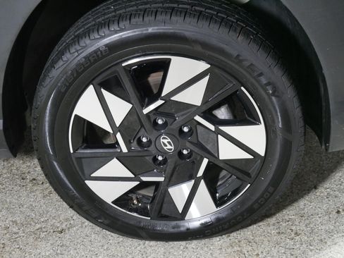 Used 2024 Hyundai Kona SEL AWD/4WD image 15