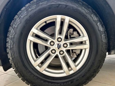 Used 2020 Ford Explorer XLT w/ Equipment Group 202A AWD/4WD image 8