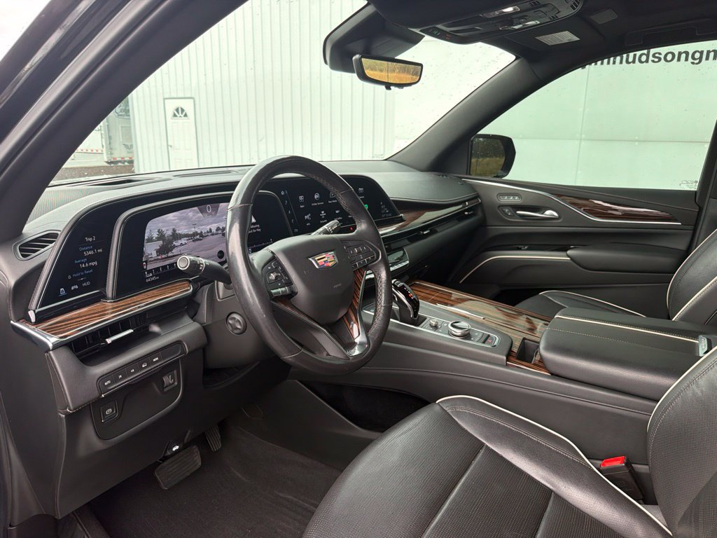 Used 2021 Cadillac Escalade Premium Luxury AWD/4WD image 8