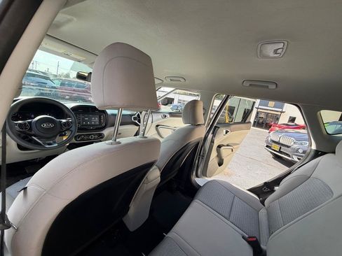 Used 2021 Kia Soul S FWD image 14