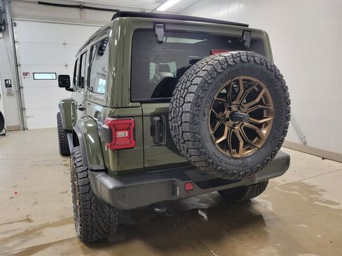 Used 2023 Jeep Wrangler Unlimited Sahara AWD/4WD image 7