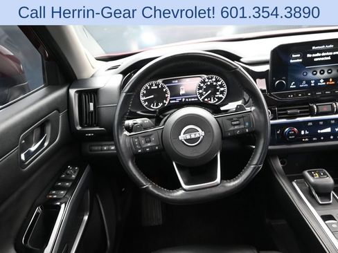 Used 2023 Nissan Pathfinder SL w/ SL Premium Package FWD image 30