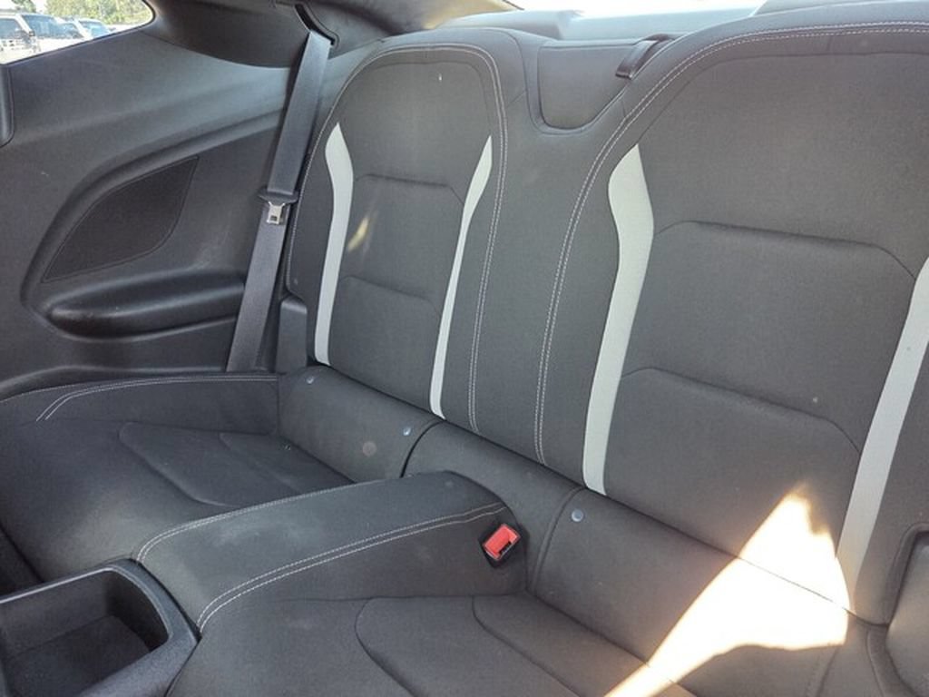 Used 2023 Chevrolet Camaro LT RWD image 4