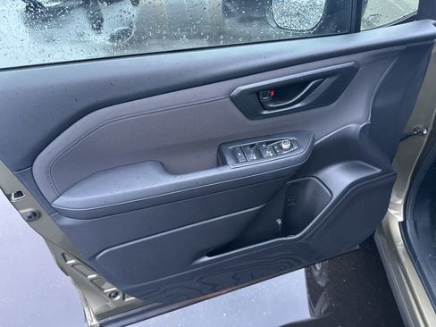 Used 2025 Subaru Forester Premium image 16