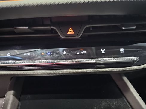 Used 2025 Buick Envision Preferred AWD/4WD image 20