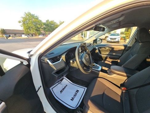 Used 2023 Toyota RAV4 LE image 27