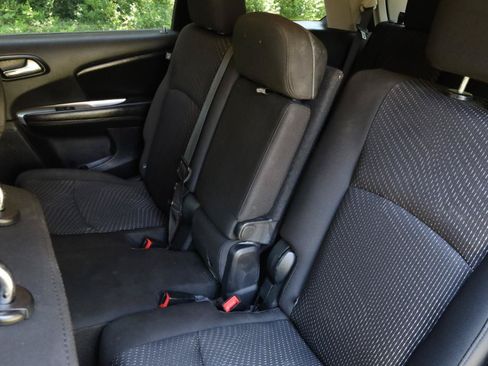 Used 2020 Dodge Journey SE w/ Blacktop Package FWD image 13