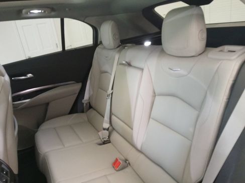 Certified 2022 Cadillac XT4 Luxury w/ Cold Weather Package AWD/4WD image 15