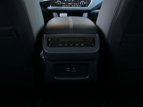 Used 2024 Nissan Pathfinder SV image 13