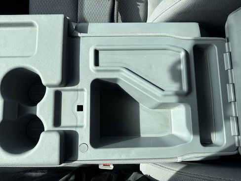 Used 2012 Ford F150 XLT w/ XLT Chrome Pkg image 23