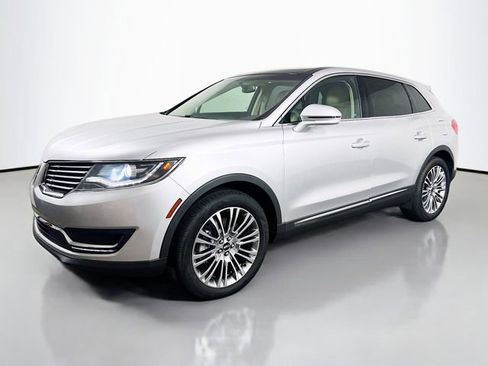 Used 2017 Lincoln MKX Reserve FWD image 3