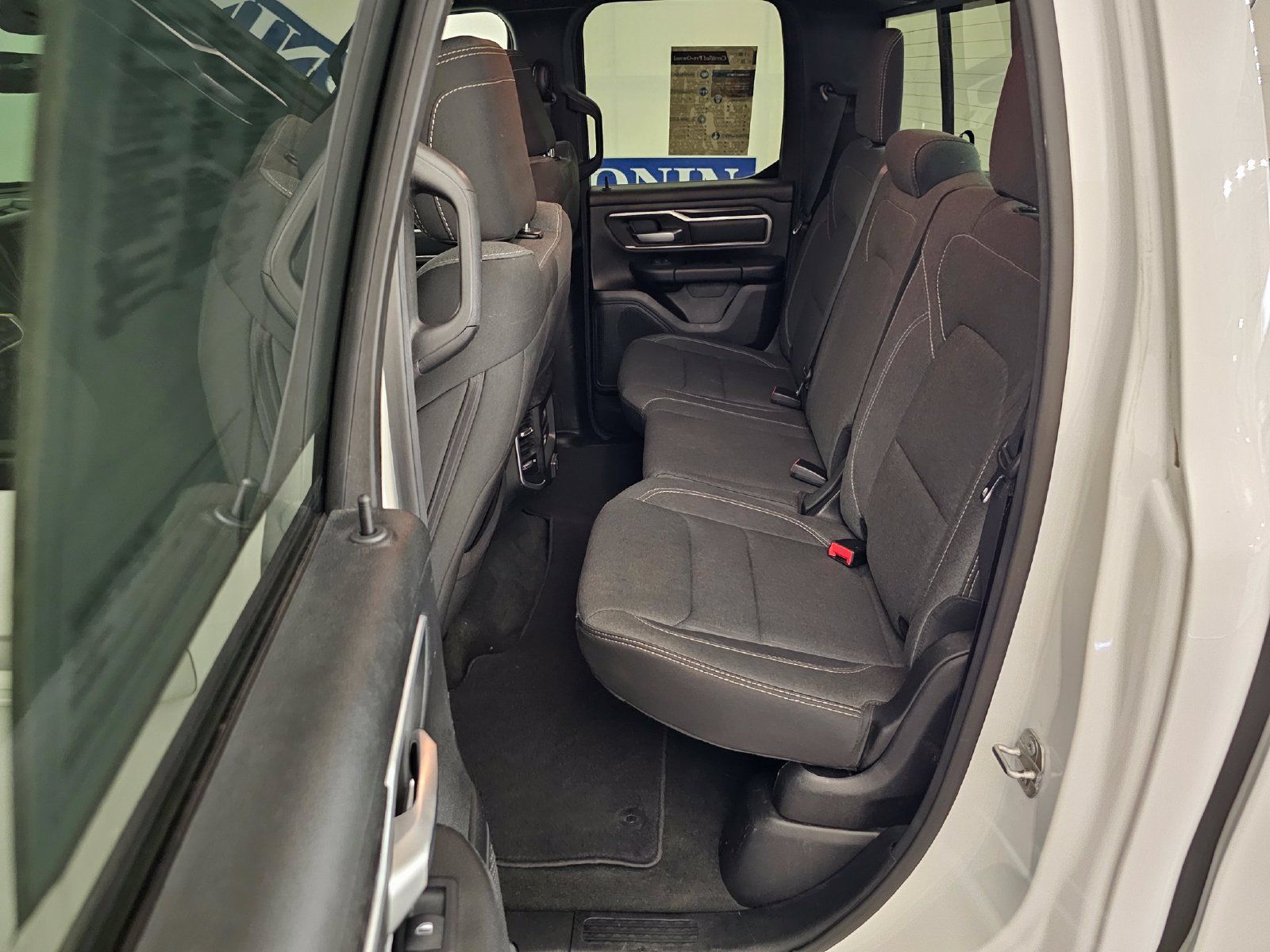 Used 2022 RAM 1500 Big Horn AWD/4WD image 23