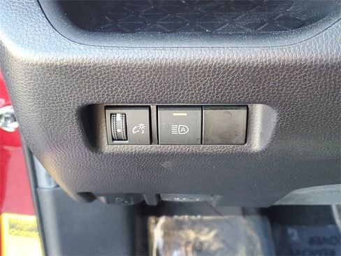 Used 2021 Toyota RAV4 XLE image 29