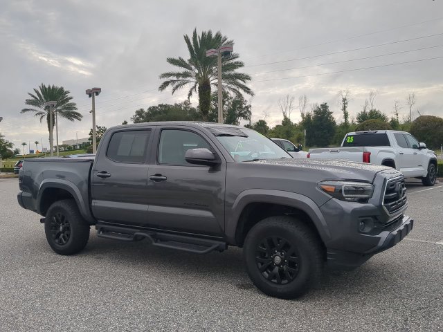 Used 2018 Toyota Tacoma SR5 RWD image 2