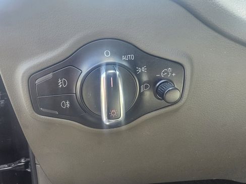 Used 2016 Audi Q5 2.0T Premium Plus w/ Technology Package image 20