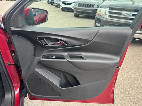 Used 2019 Chevrolet Equinox LT image 17