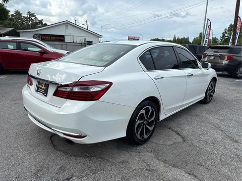 Used 2017 Honda Accord EX image 5