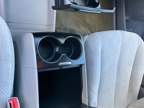 Used 2013 Toyota Sienna LE FWD image 19