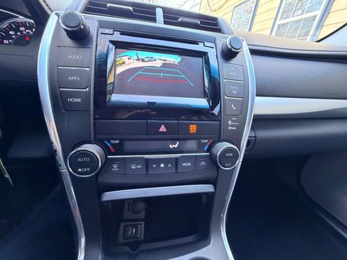 Used 2015 Toyota Camry XSE w/ Moonroof Package image 11